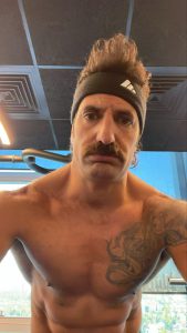 סמואל פלקון – פרופיל, מנטור להתפתחות אישית וניתוח פעילות סמואל פלקון – פרופיל, מנטור להתפתחות אישית וניתוח פעילות